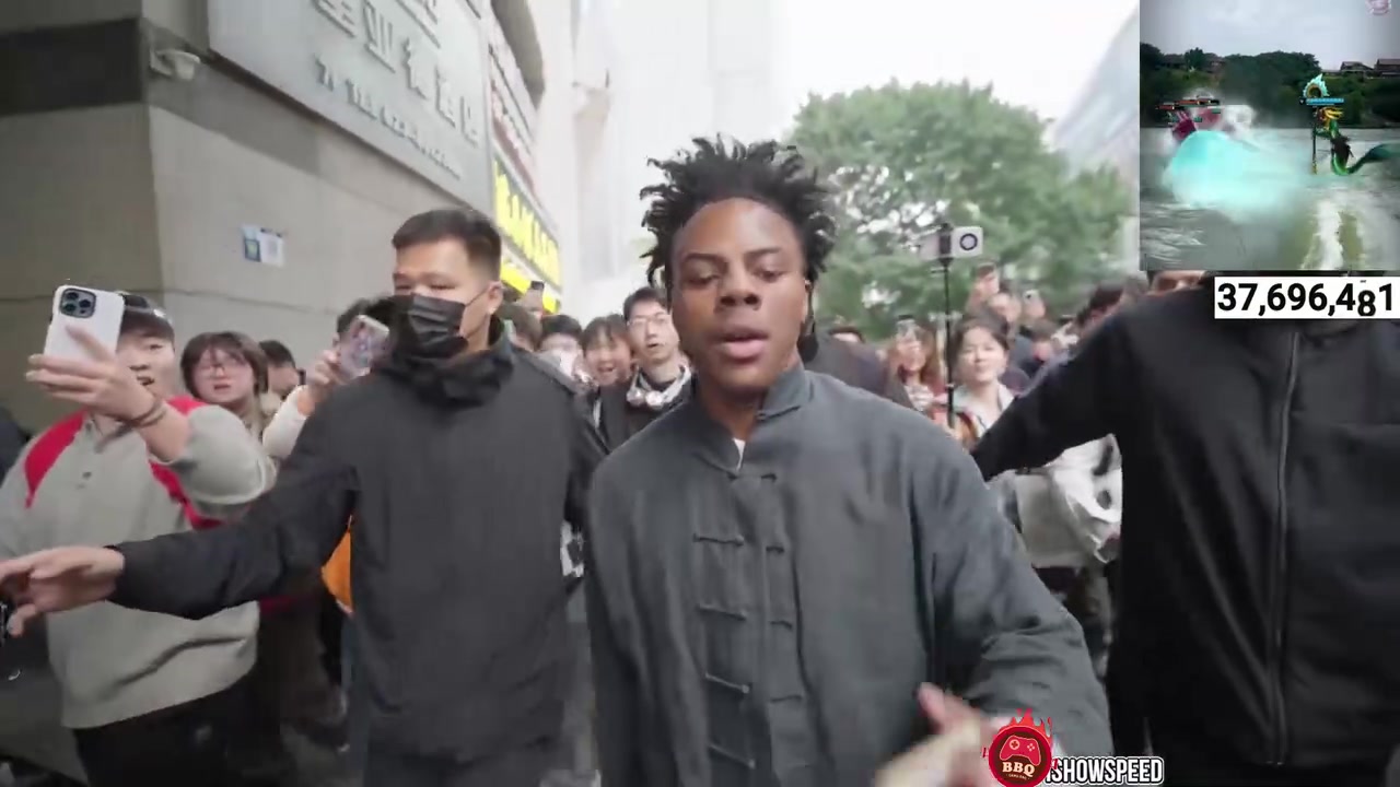 过于“热情”!speed在重庆遇见疯狂粉丝被抱住强吻,speed大喊“冷静!”