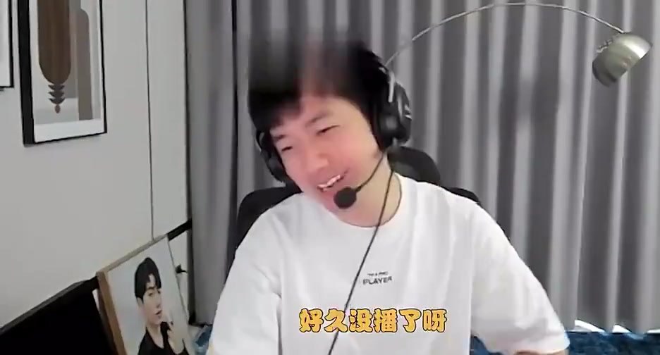 xinyi抑郁后复播:是不是想看我连麦涵艺解说硬币哥比赛啊?